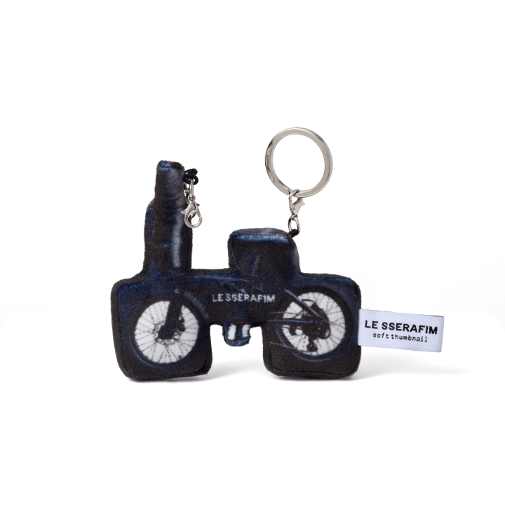 [LE SSERAFIM x SOFT THUMBNAIL] Delivery Bike Keyring_0