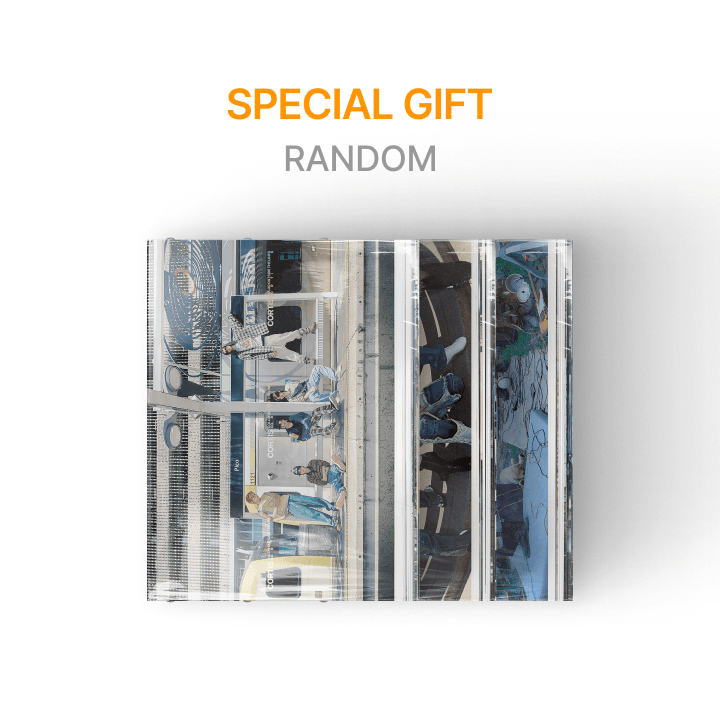 [SPECIAL GIFT] The 1st EP [COLOR OUTSIDE THE LINES] (Random)