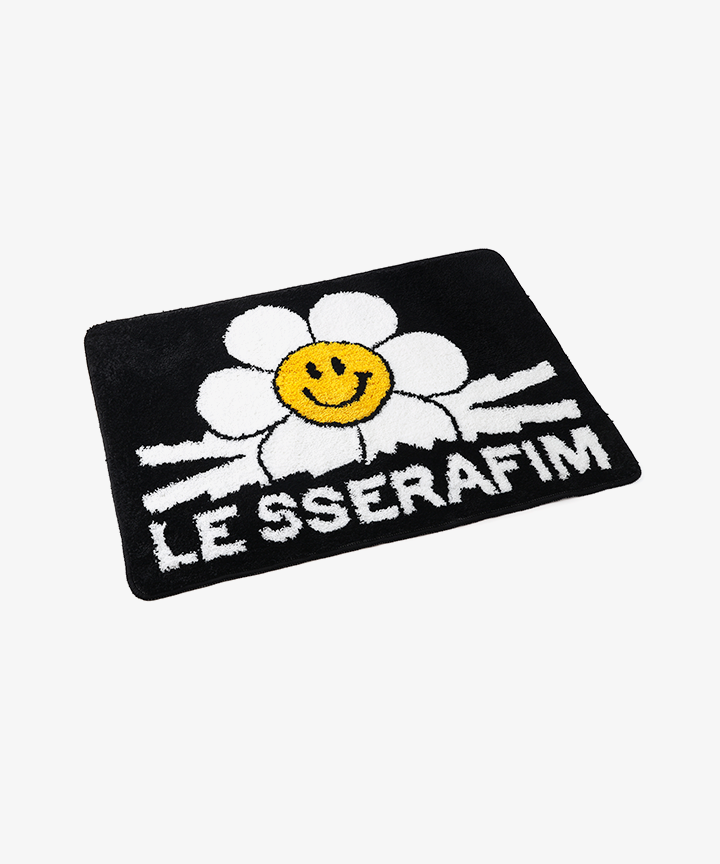 LE SSERAFIM | [LE SSERAFIM X wiggle wiggle] FLOOR MAT