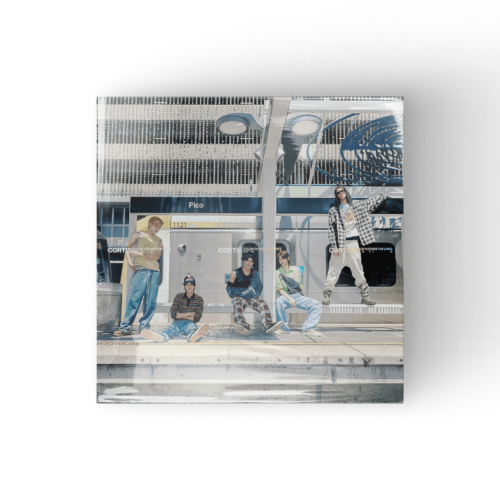 The 1st EP [COLOR OUTSIDE THE LINES] (Vinyl)