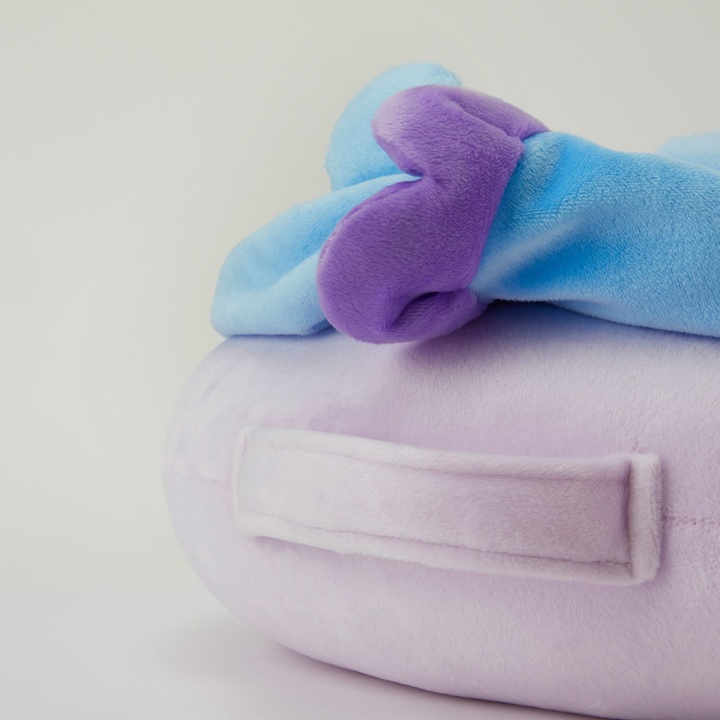 MANG Hoodie Neck Cushion 4 detail