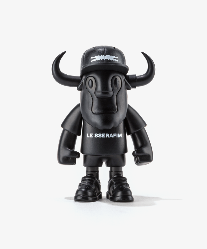 LE SSERAFIM_FFALO FIGURE (BLACK), listed by the store